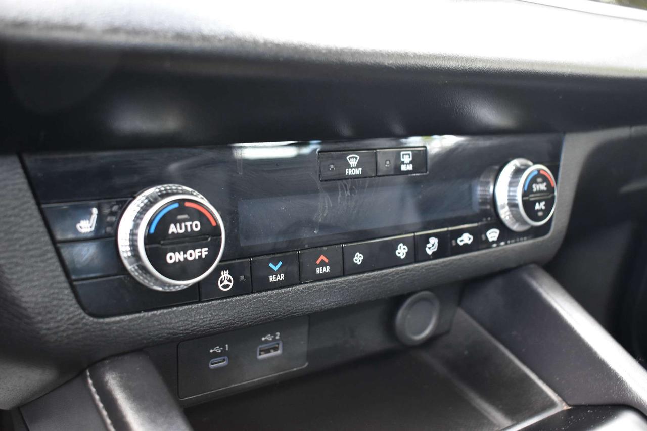 2023 Mitsubishi Outlander SE Photo