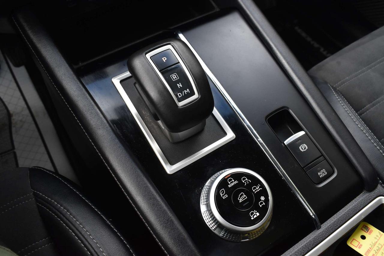 2023 Mitsubishi Outlander SE Photo