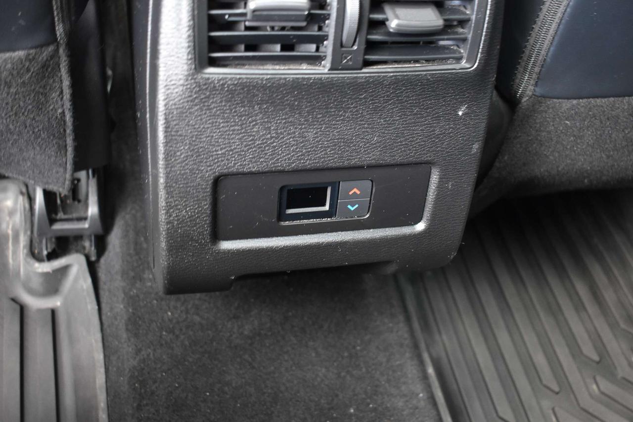 2023 Mitsubishi Outlander SE Photo