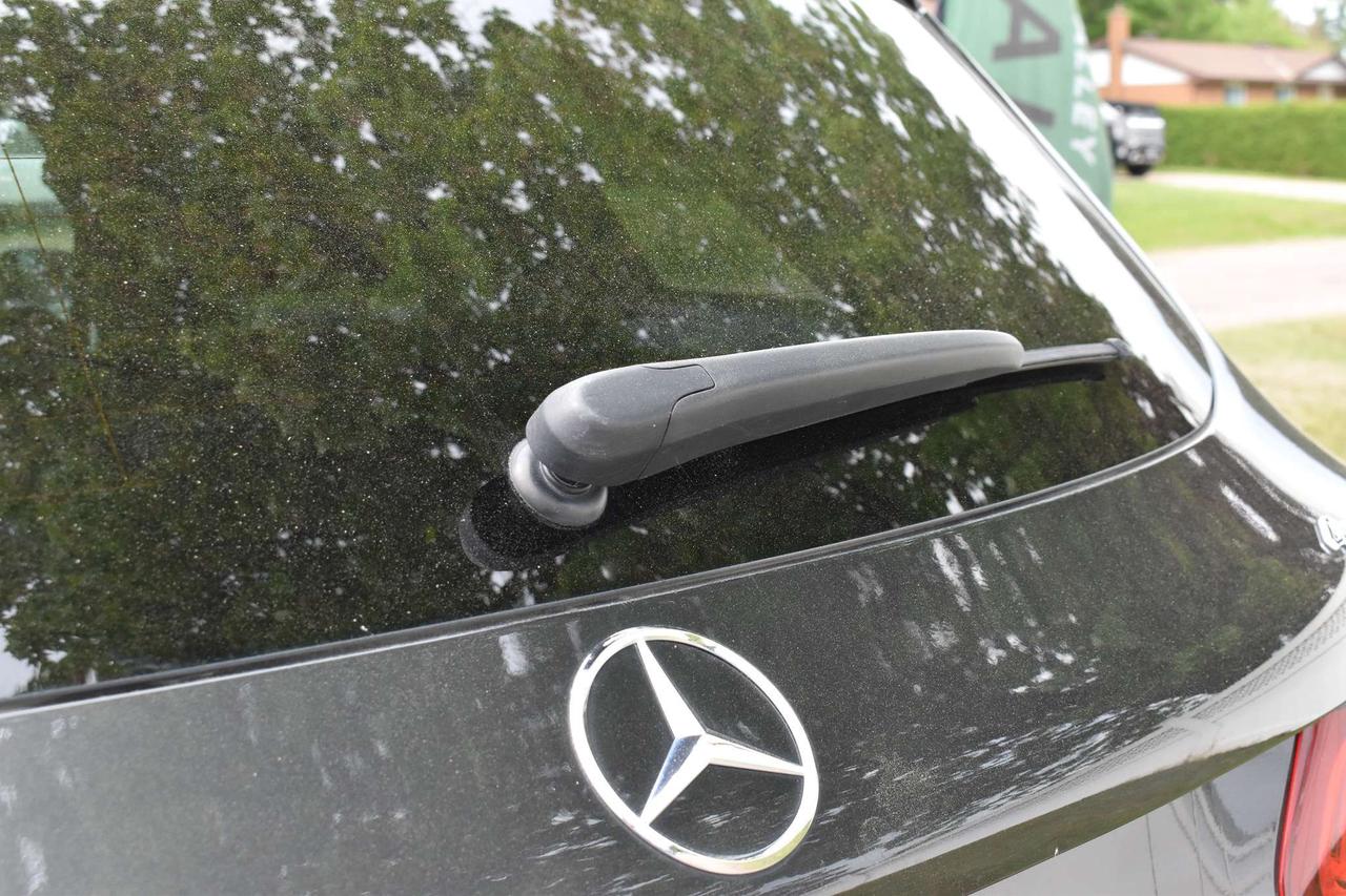 2021 Mercedes-Benz GLC GLC 300 Photo