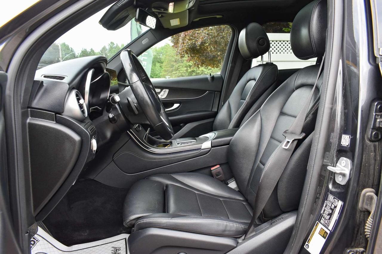 2021 Mercedes-Benz GLC GLC 300 Photo