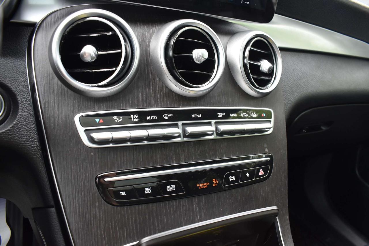 2021 Mercedes-Benz GLC GLC 300 Photo