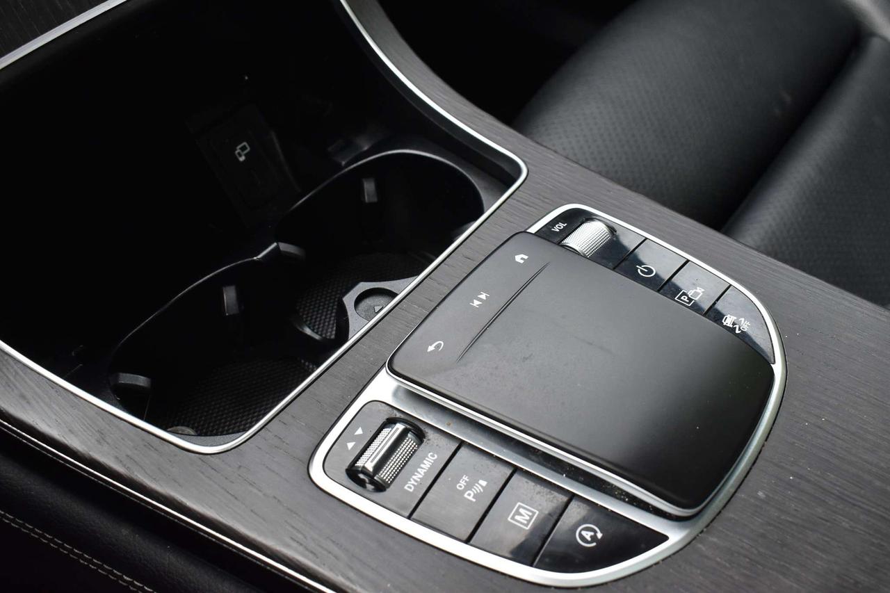 2021 Mercedes-Benz GLC GLC 300 Photo