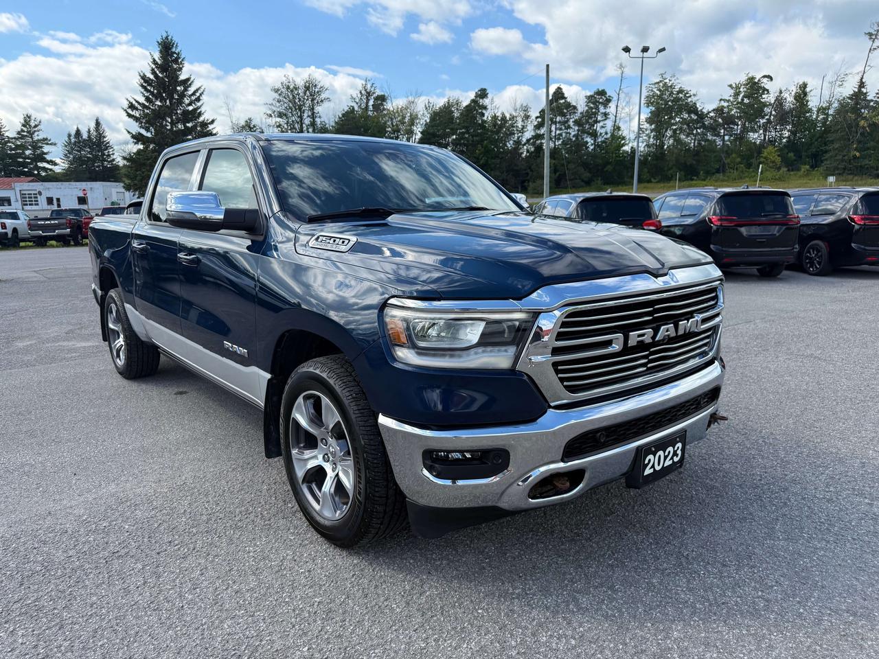2023 RAM 1500 Laramie - htd/vntd leather - tow pkg Photo