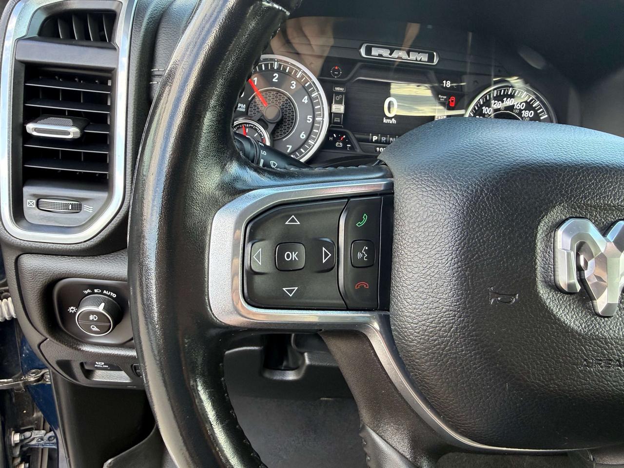 2023 RAM 1500 Laramie - htd/vntd leather - tow pkg Photo