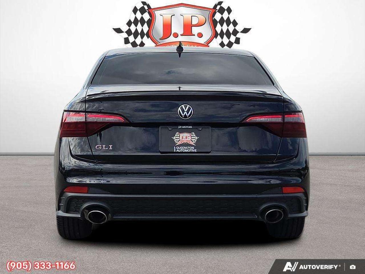2024 Volkswagen Jetta Autobahn Apple CarPlay & Android Auto • Power Sunroof • Leather Seating • Heated & Cooled Seats • Built-In Navigation Sys Photo4