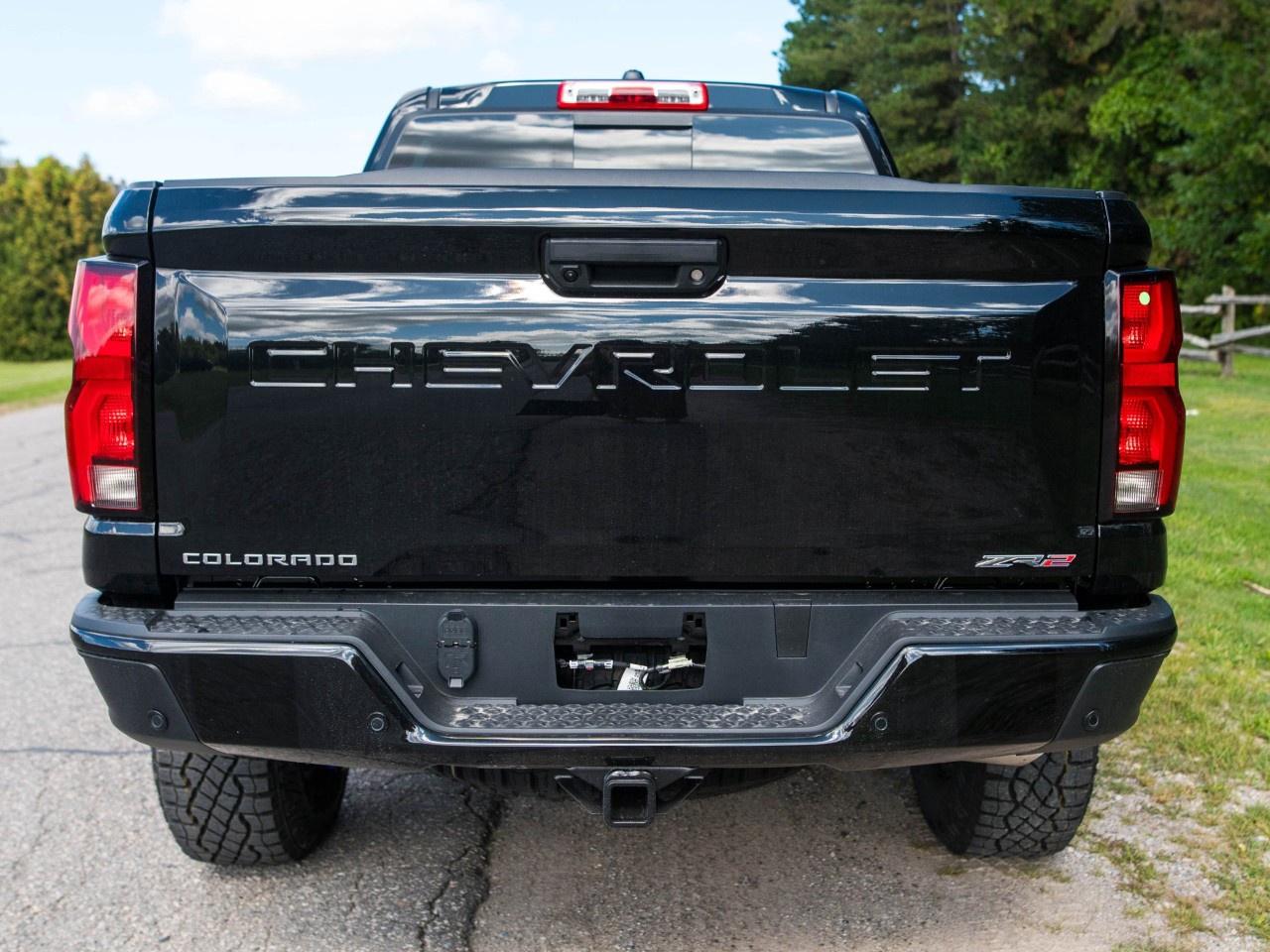 2026 Chevrolet Colorado Crew Cab Short Box 4-Wheel Drive ZR2 Photo3