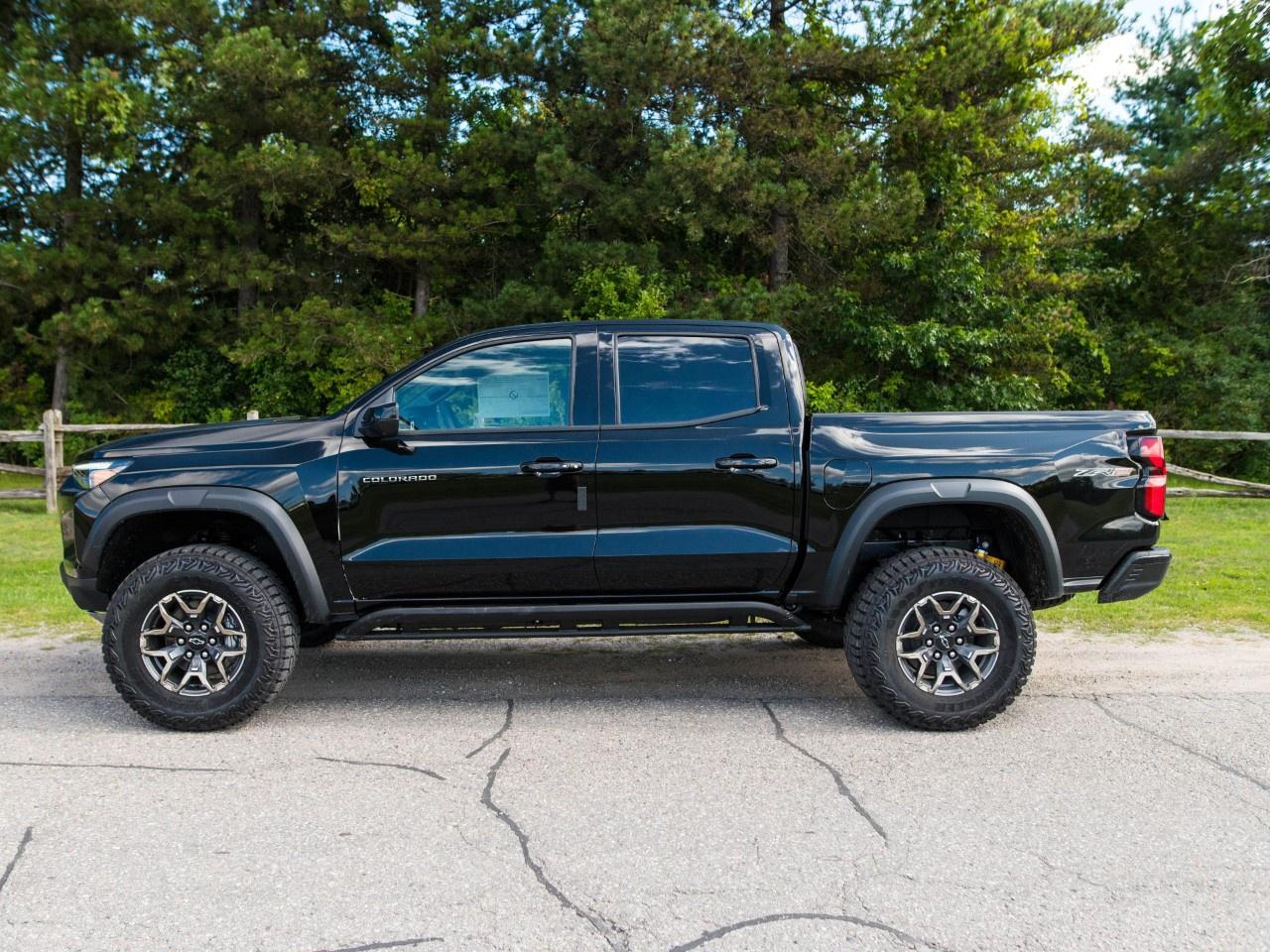2026 Chevrolet Colorado Crew Cab Short Box 4-Wheel Drive ZR2 Photo5
