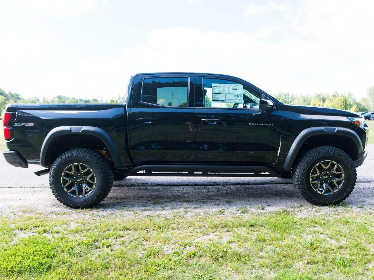 2026 Chevrolet Colorado Crew Cab Short Box 4-Wheel Drive ZR2 Photo