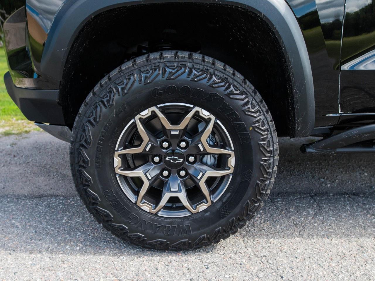 2026 Chevrolet Colorado Crew Cab Short Box 4-Wheel Drive ZR2 Photo