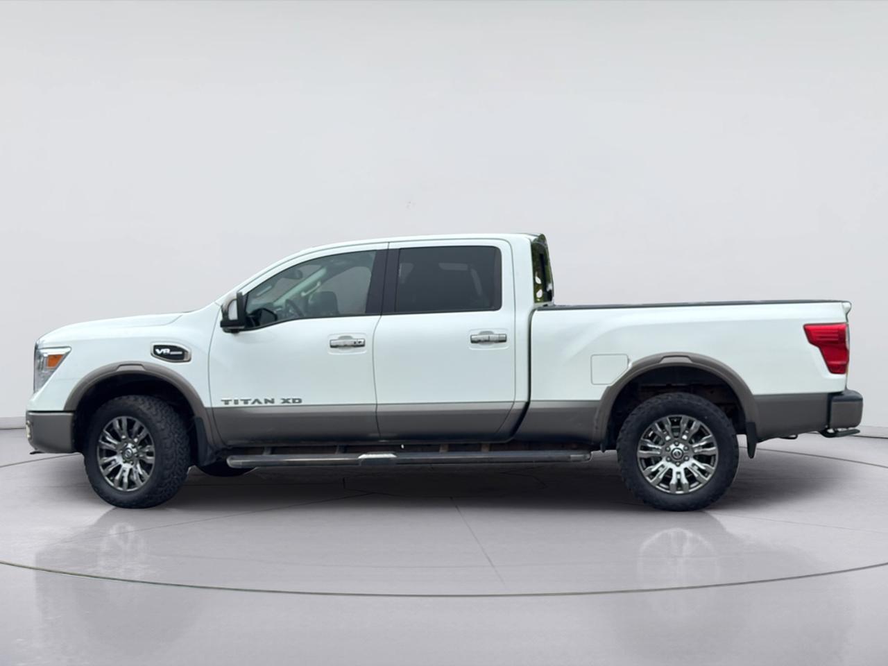 2018 Nissan Titan XD S Photo1