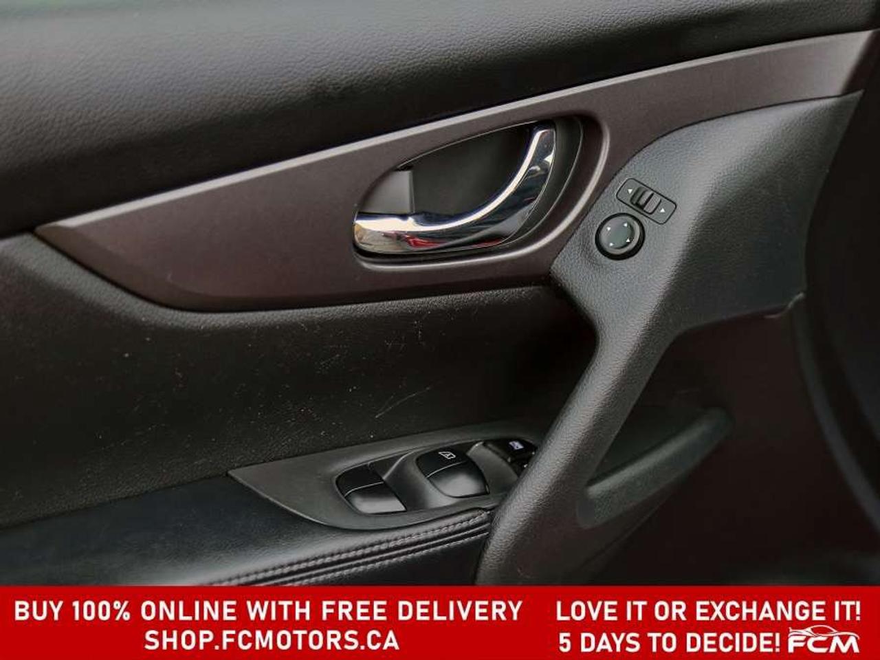 2016 Nissan Rogue SV AWD   FULLY CERTIFIED WITH WARRANTY Photo