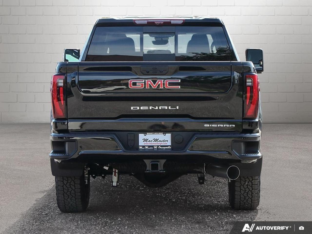 2026 GMC SIERRA 2500HD Crew Cab Standard Box 4-Wheel Drive Denali Photo3