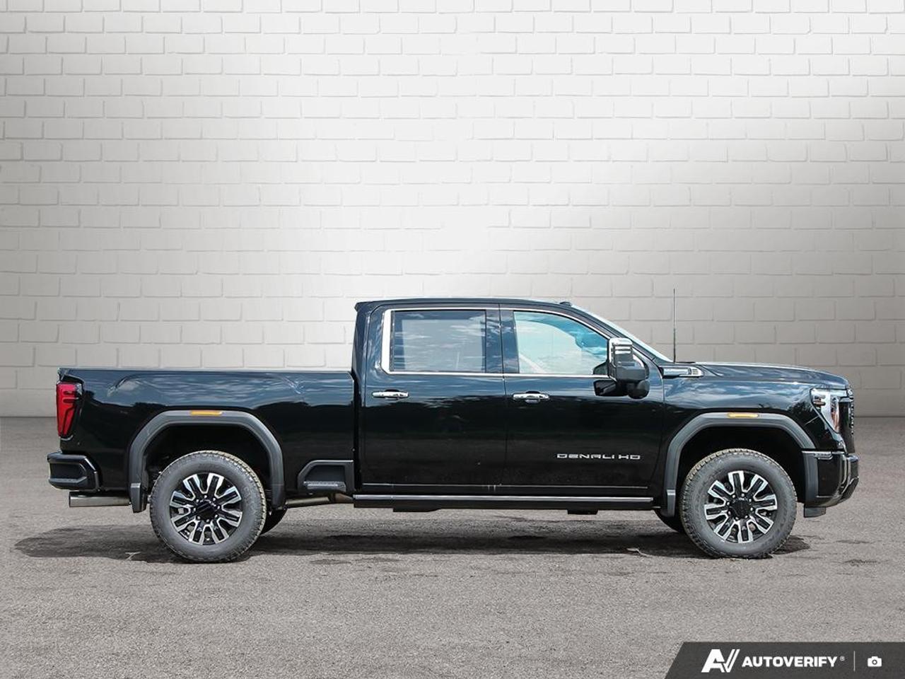 2026 GMC SIERRA 2500HD Crew Cab Standard Box 4-Wheel Drive Denali Ultimate Photo
