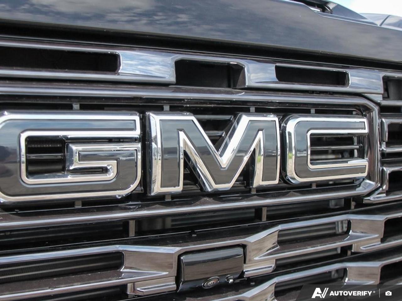 2026 GMC SIERRA 2500HD Crew Cab Standard Box 4-Wheel Drive Denali Ultimate Photo