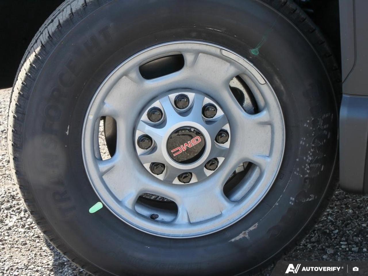 2026 GMC SIERRA 2500HD Crew Cab Standard Box 4-Wheel Drive Pro Photo