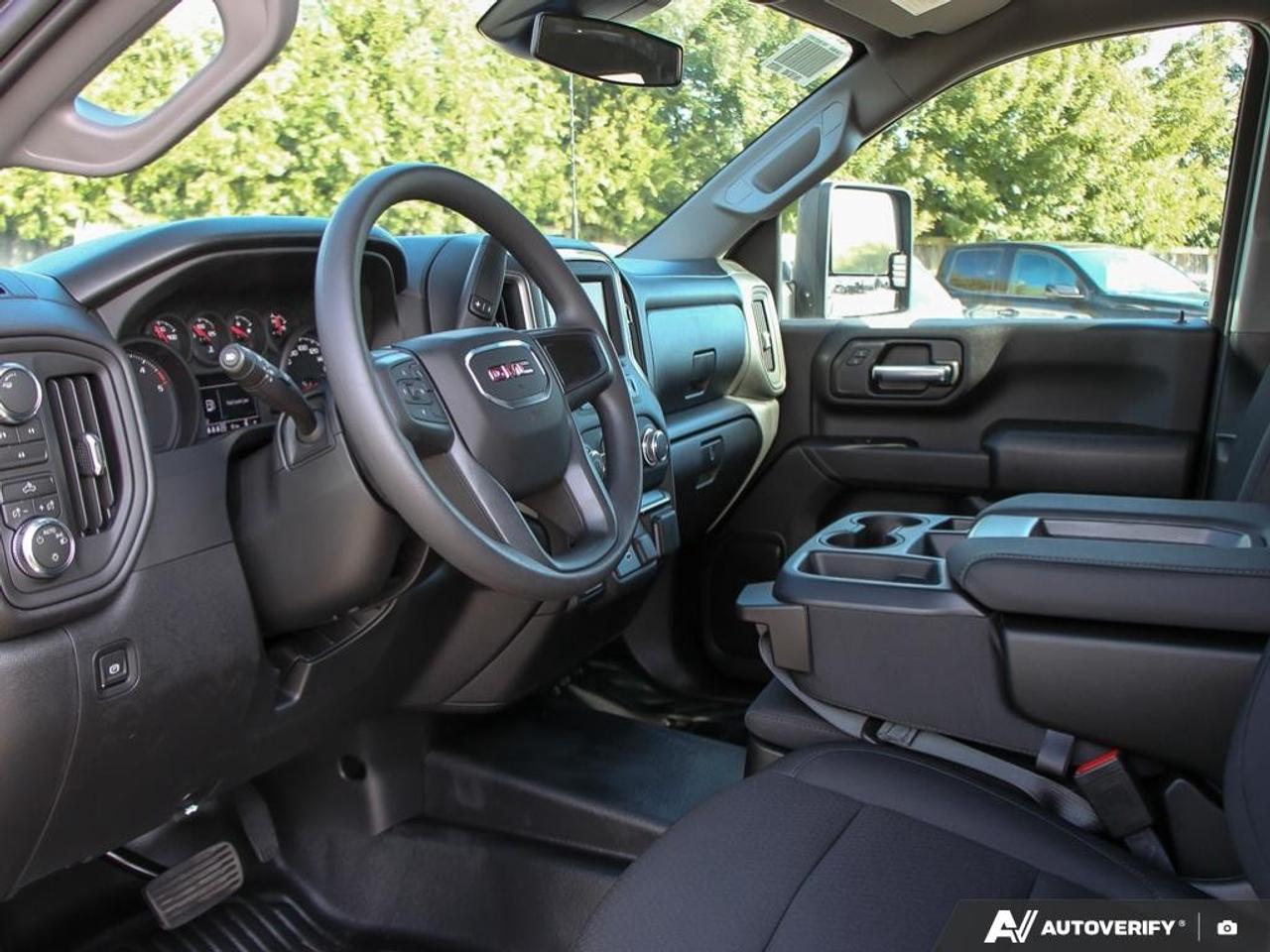 2026 GMC SIERRA 2500HD Crew Cab Standard Box 4-Wheel Drive Pro Photo