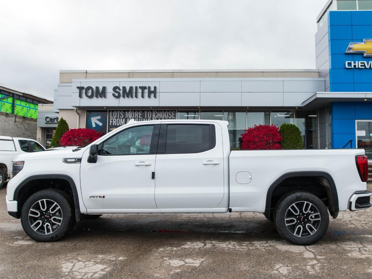 2026 GMC Sierra 1500 Crew Cab Standard Box 4-Wheel Drive AT4 Photo5