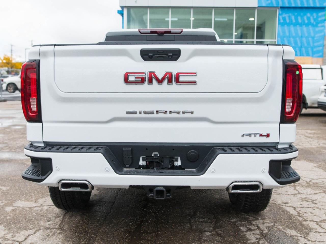 2026 GMC Sierra 1500 Crew Cab Standard Box 4-Wheel Drive AT4 Photo4