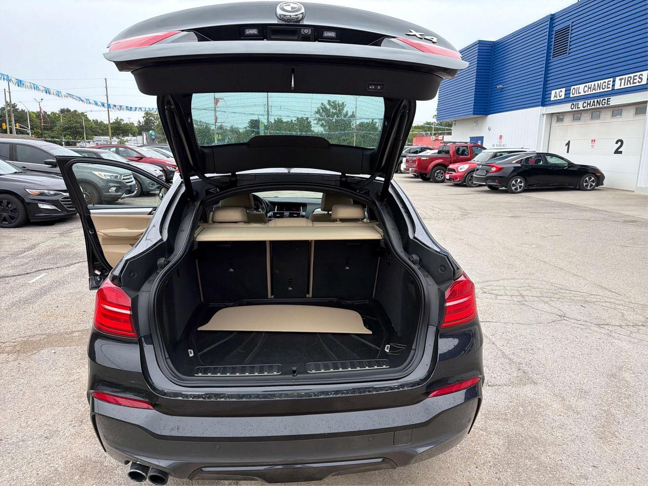 2017 BMW X4 xDrive AWD NAV LEATHER PREMIUM PACKAGE WE FINANCE! Photo