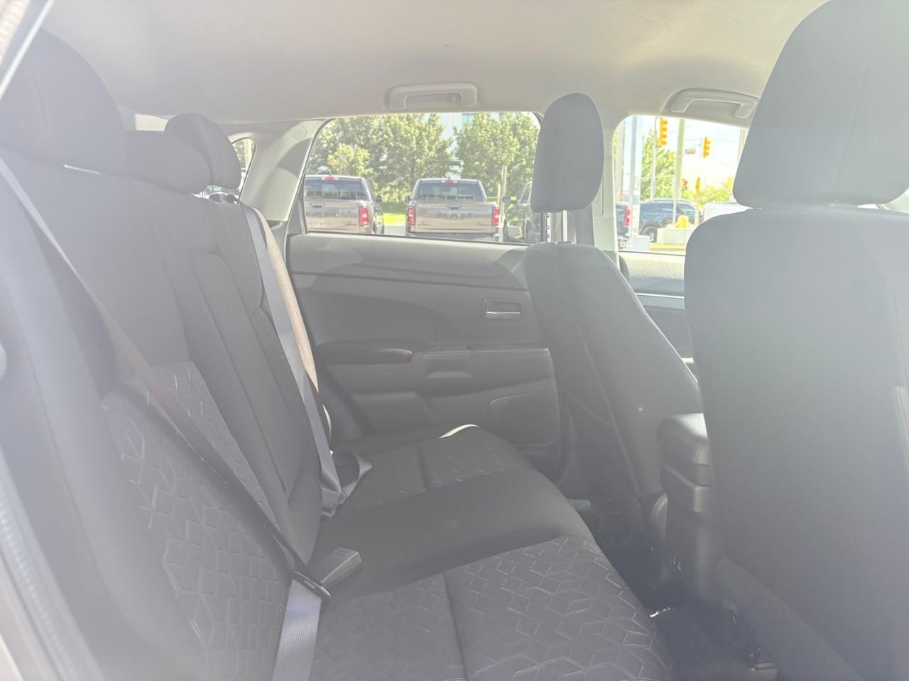 2024 Mitsubishi RVR SE 4dr AWC Photo