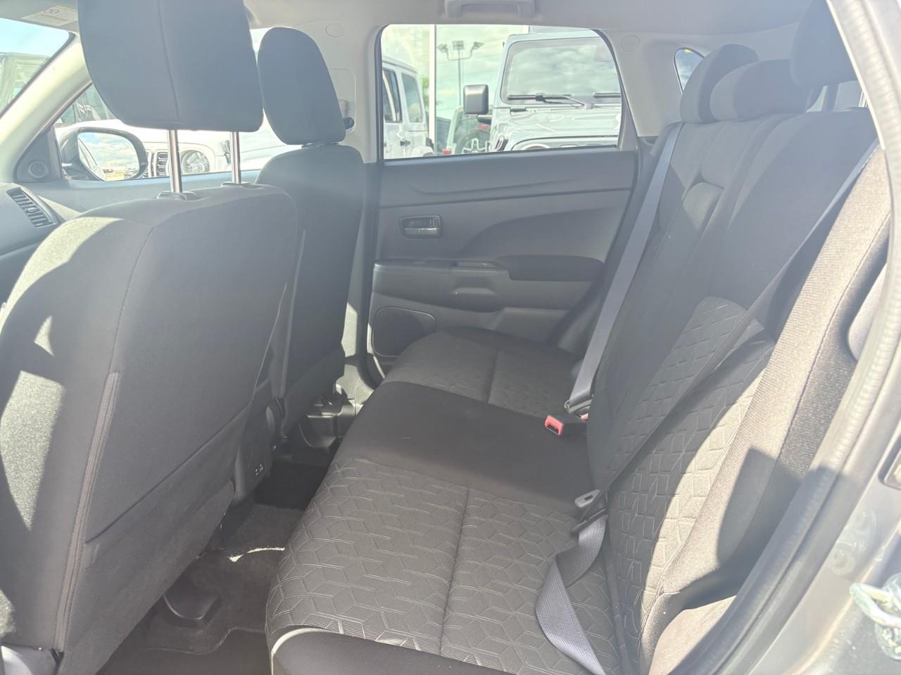 2024 Mitsubishi RVR SE 4dr AWC Photo