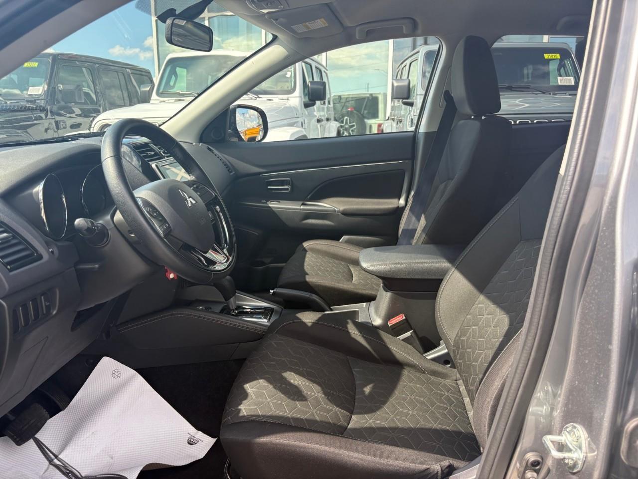2024 Mitsubishi RVR SE 4dr AWC Photo