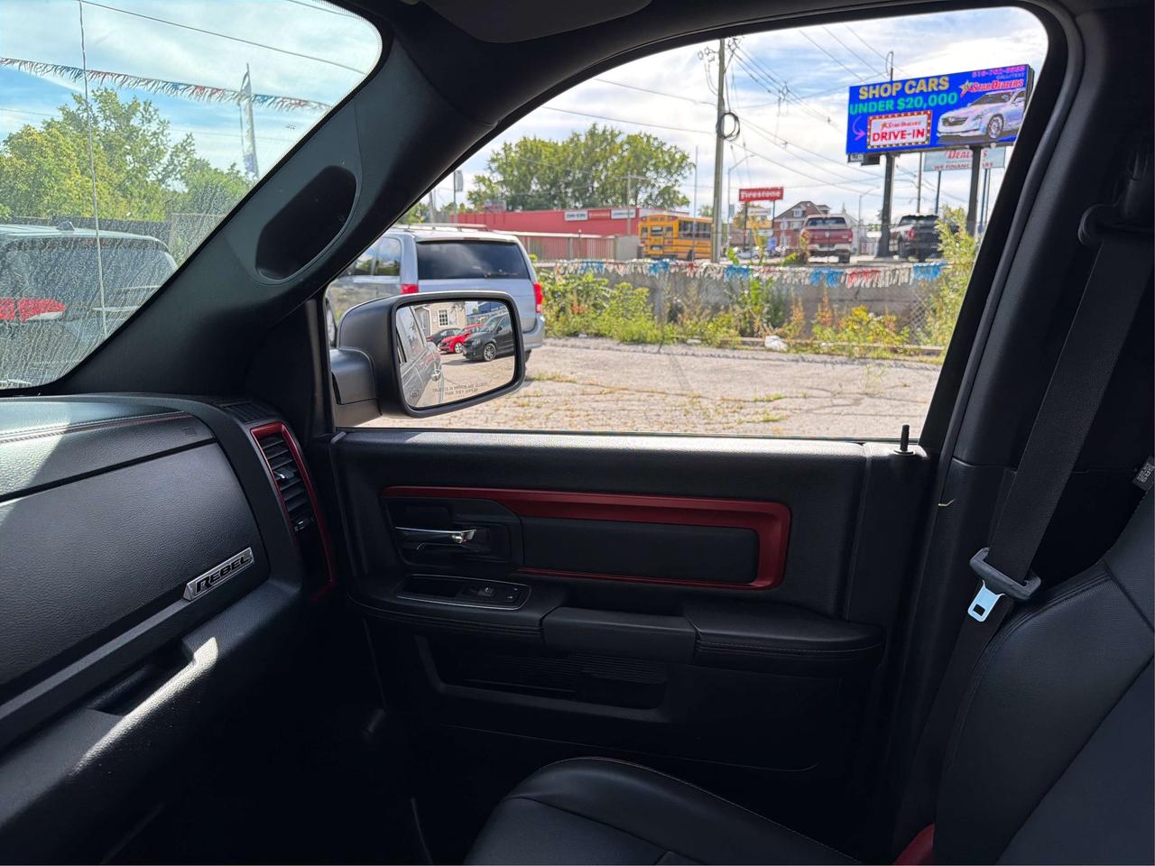 2016 RAM 1500 Rebel 4X4 CREW CAB V6 LEATHER WE FINANCE! Photo