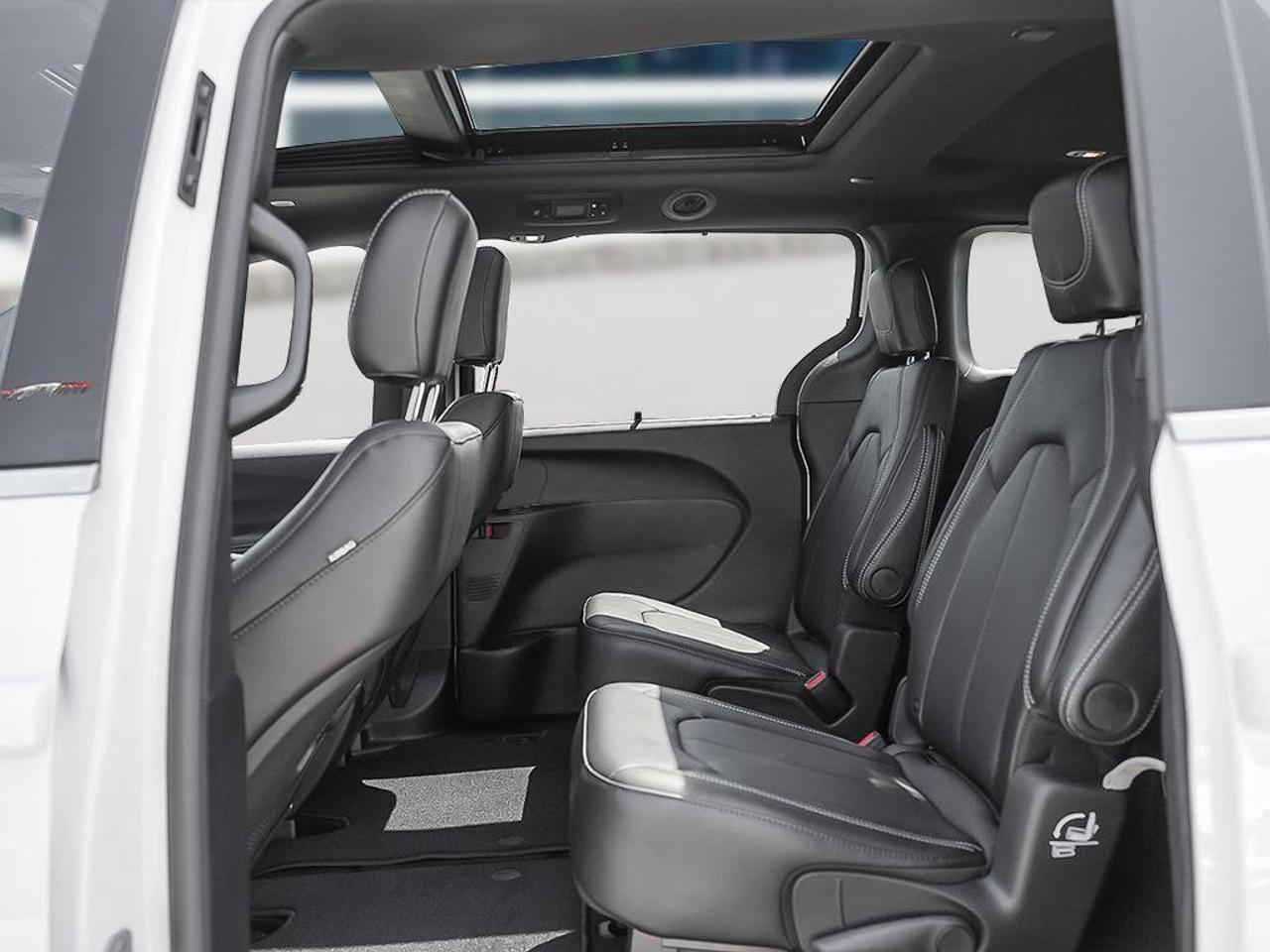 2027 Chrysler Pacifica Select | V6 | Leather Seats |Remote start | Photo