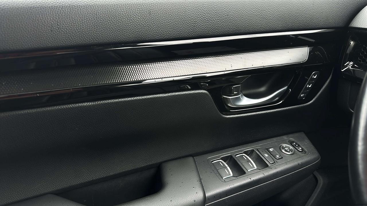 2025 Honda CR-V Touring Photo