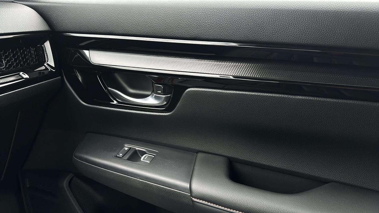 2025 Honda CR-V Touring Photo