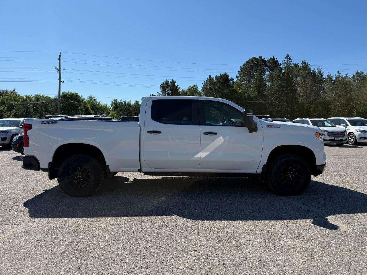 2024 Chevrolet Silverado 1500 BRAY ORINGINAL .OFF ROAD SUSPENSION 2 LIFT. TRAILERING PKG. ALL WEATHER MATS. BEDLINER. Photo