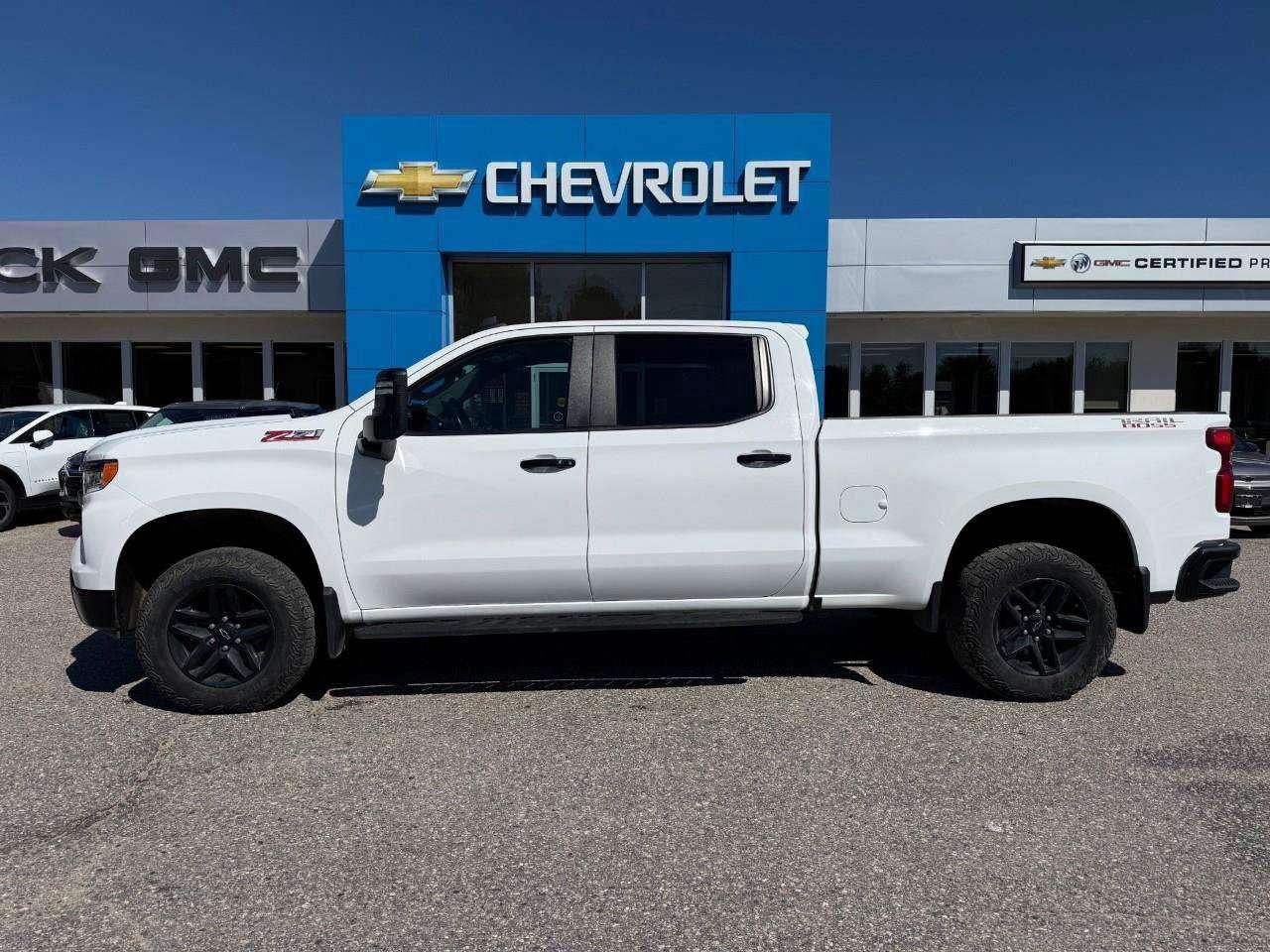 2024 Chevrolet Silverado 1500 BRAY ORINGINAL .OFF ROAD SUSPENSION 2 LIFT. TRAILERING PKG. ALL WEATHER MATS. BEDLINER. Photo