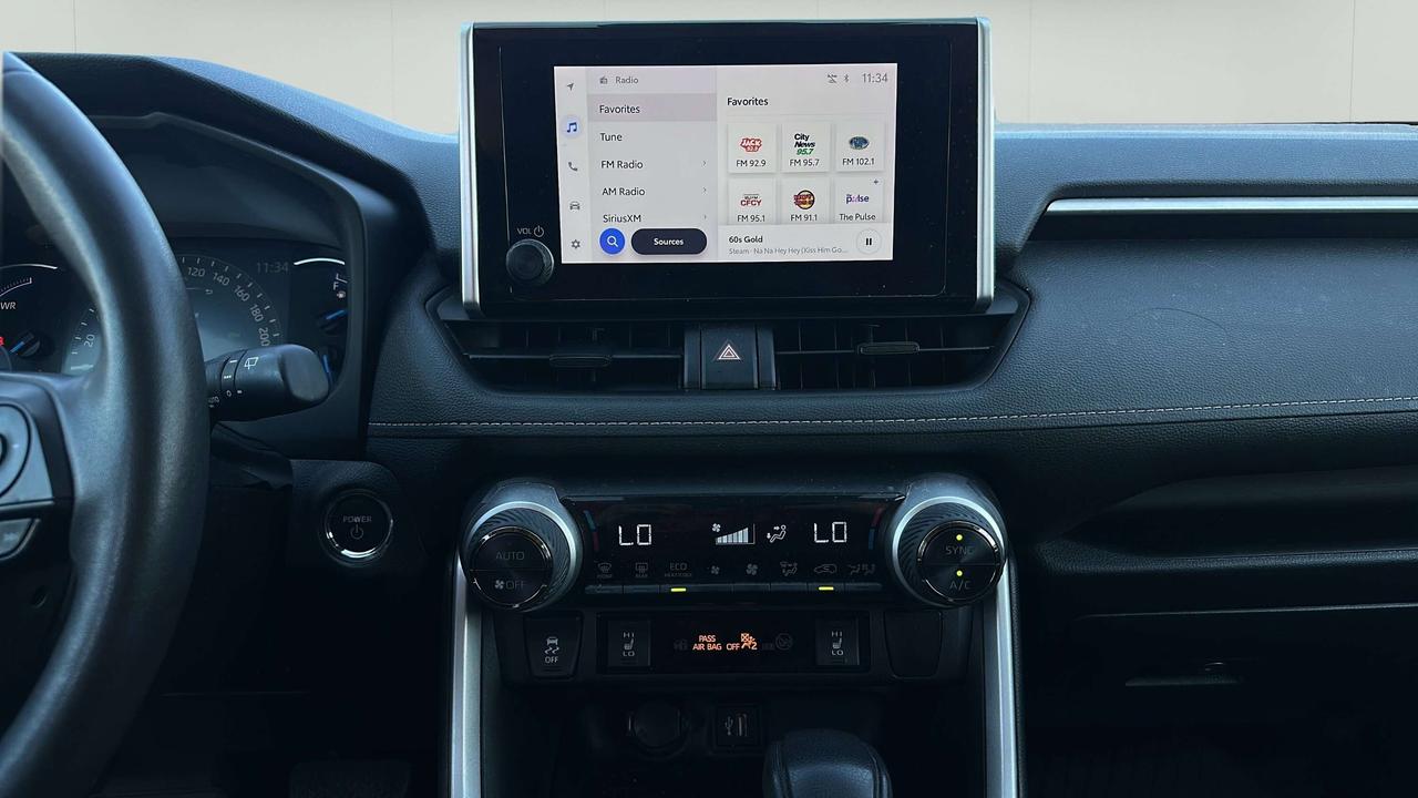 2024 Toyota RAV4 XLE Photo