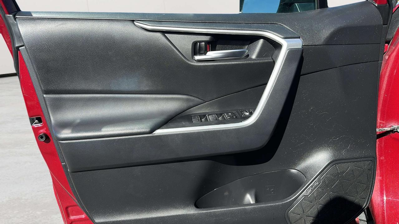 2024 Toyota RAV4 XLE Photo