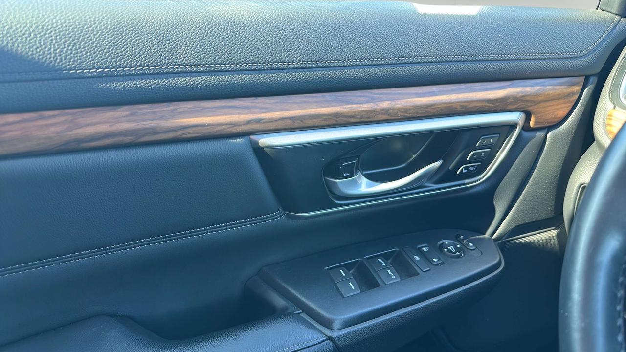 2022 Honda CR-V Touring Photo