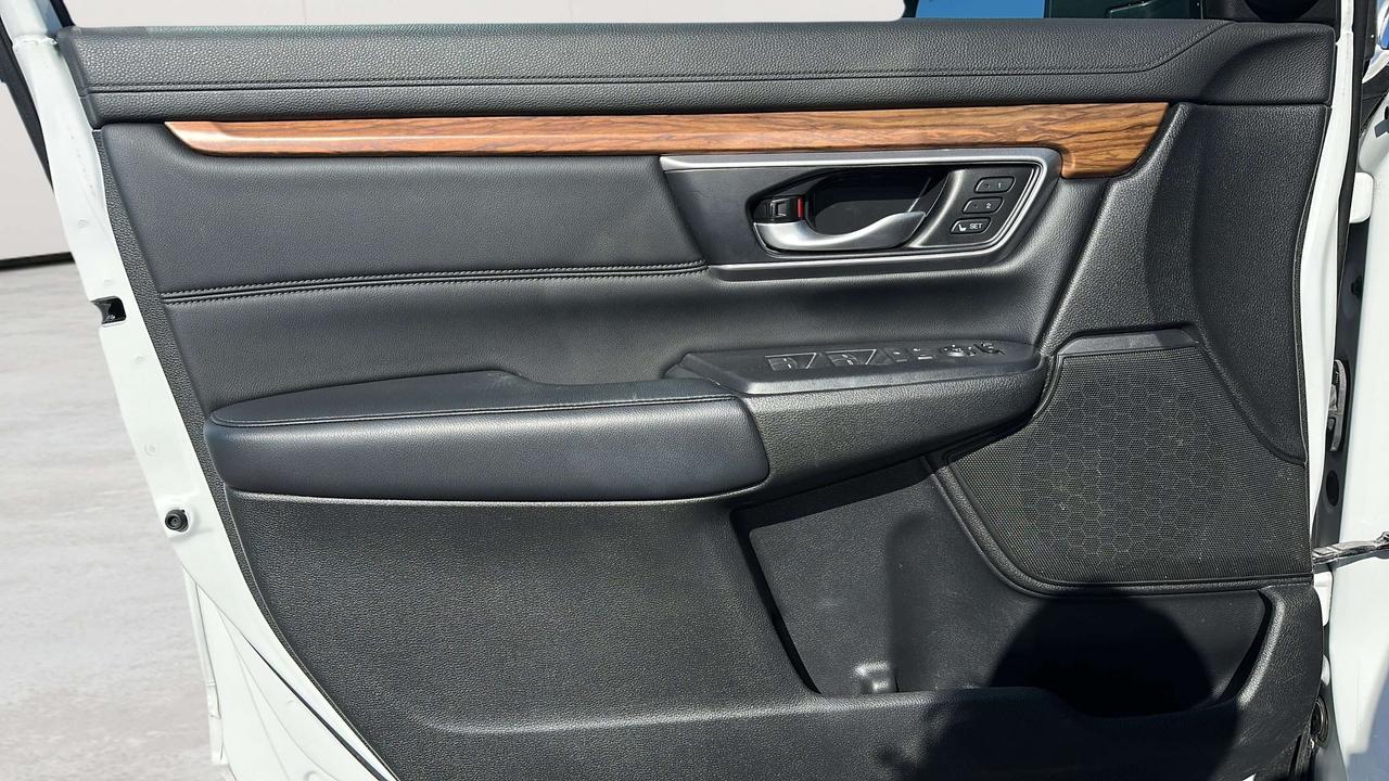 2022 Honda CR-V Touring Photo
