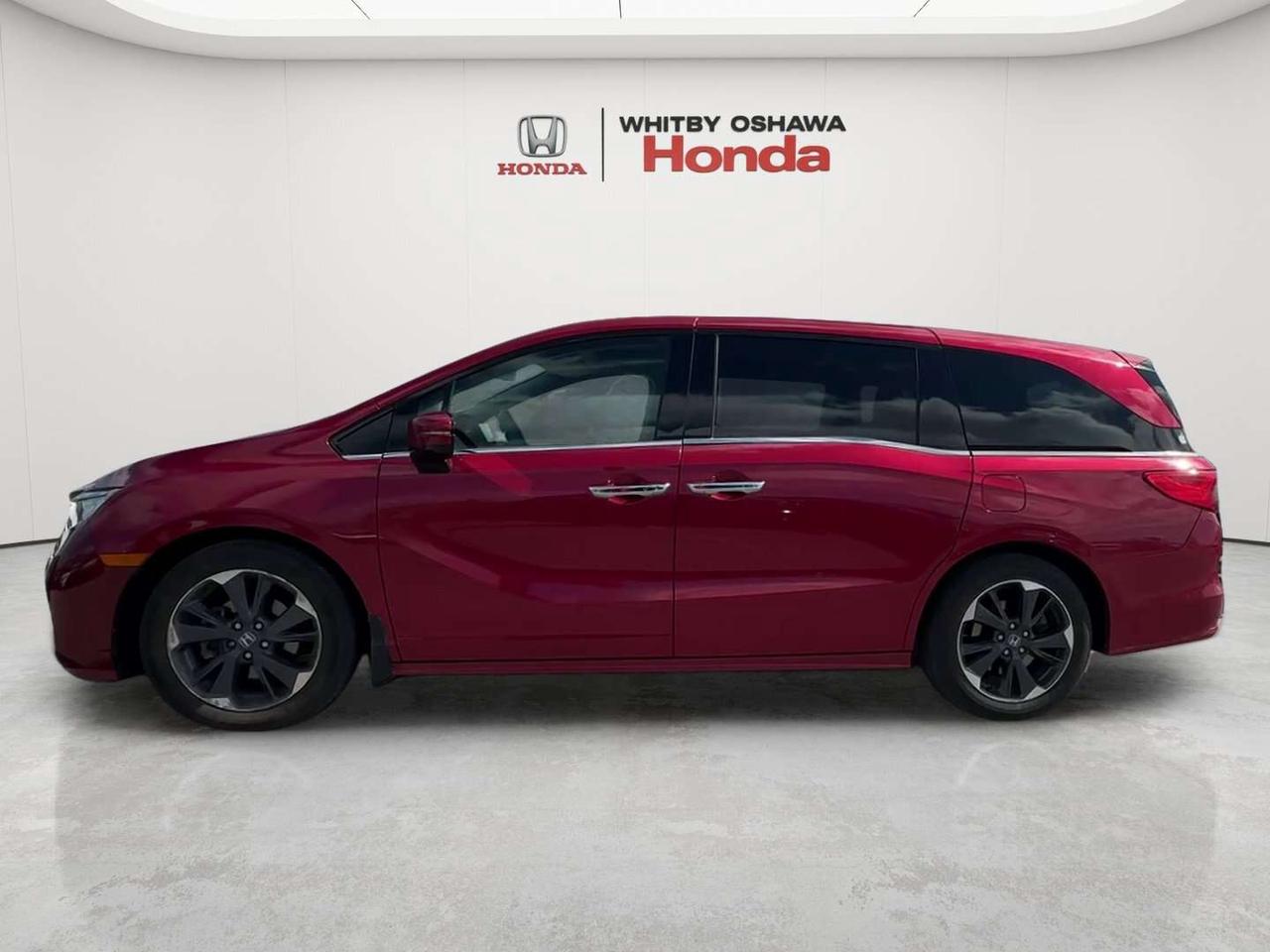 2022 Honda Odyssey Touring Photo2