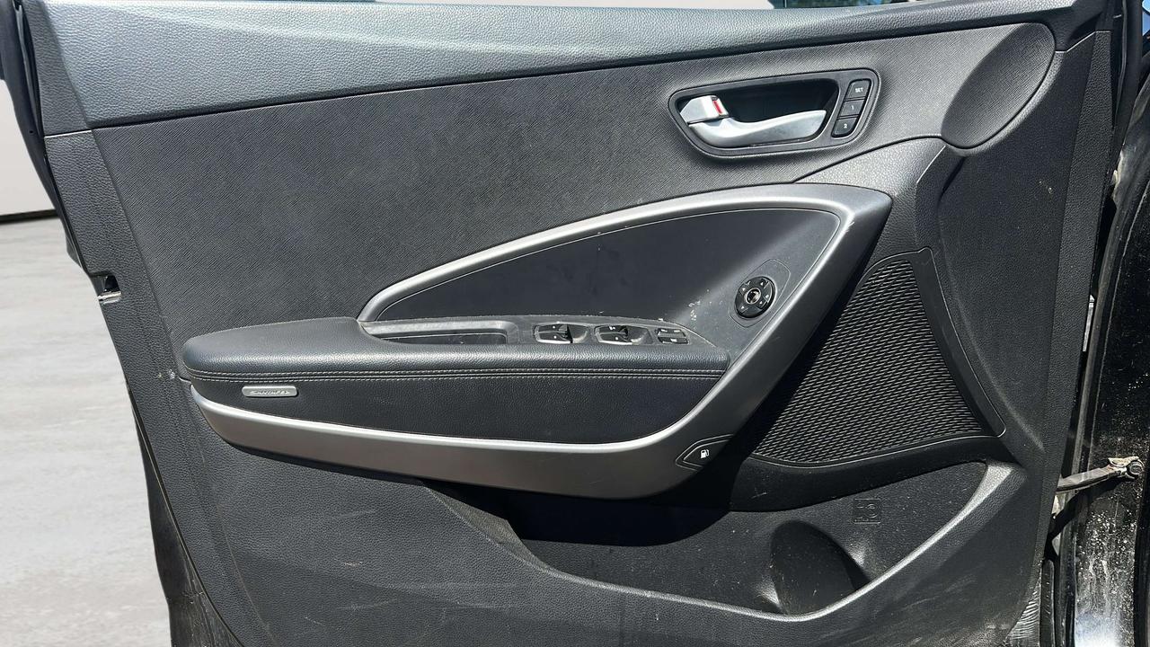 2014 Hyundai Santa Fe Luxury Photo