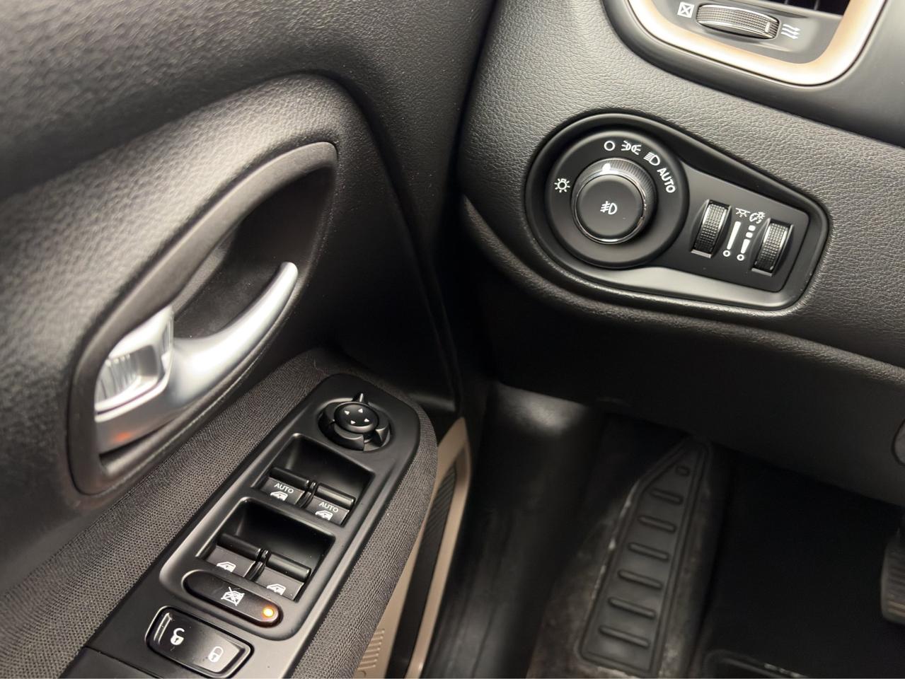 2015 Jeep Renegade North | Heated Leather Steering Wheel | Brake Assist | Stability Control | Reverse Camera Photo