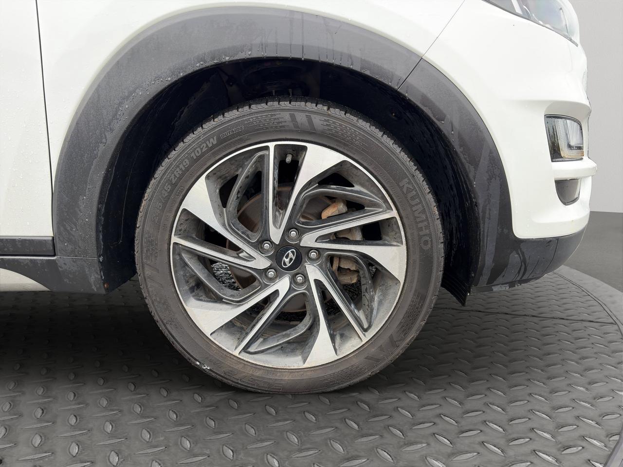 2019 Hyundai Tucson Ultimate | Panoramic Sunroof, Lane Keep Assist | Blind Spot Monitoring Photo5