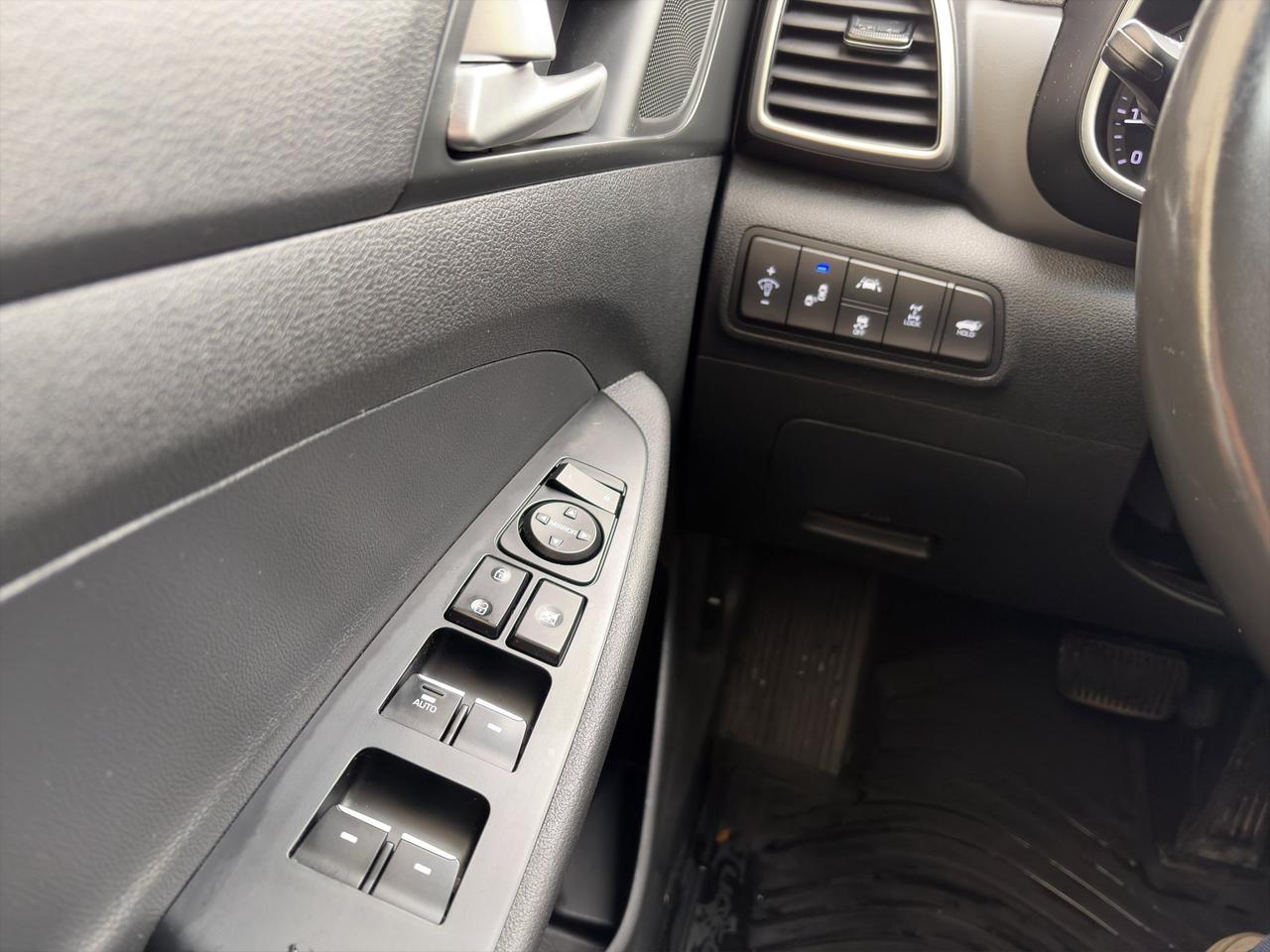 2019 Hyundai Tucson Ultimate | Panoramic Sunroof, Lane Keep Assist | Blind Spot Monitoring Photo