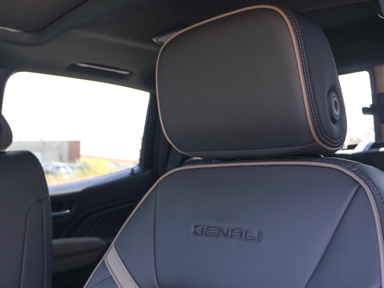 2026 GMC Canyon Denali Photo