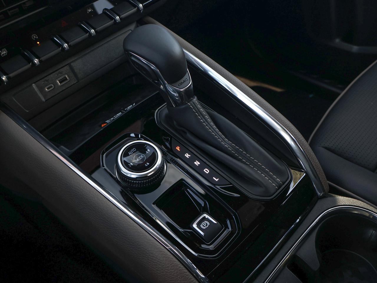 2026 GMC Canyon Denali Photo