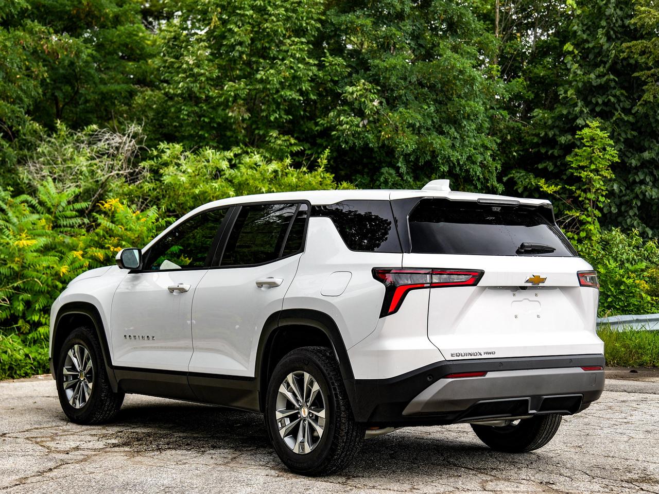 2027 Chevrolet Equinox AWD LT Photo