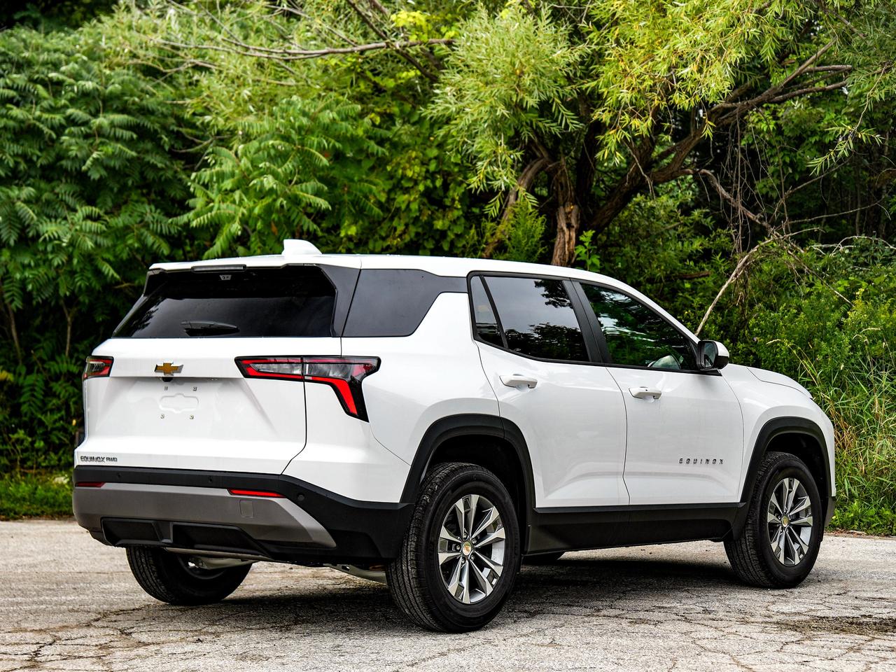 2027 Chevrolet Equinox AWD LT Photo