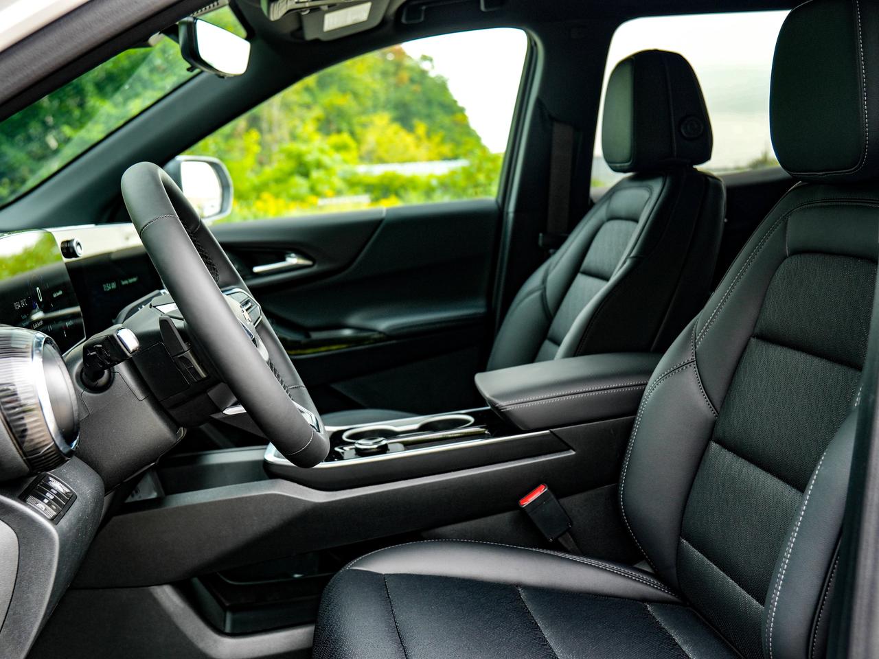 2027 Chevrolet Equinox AWD LT Photo