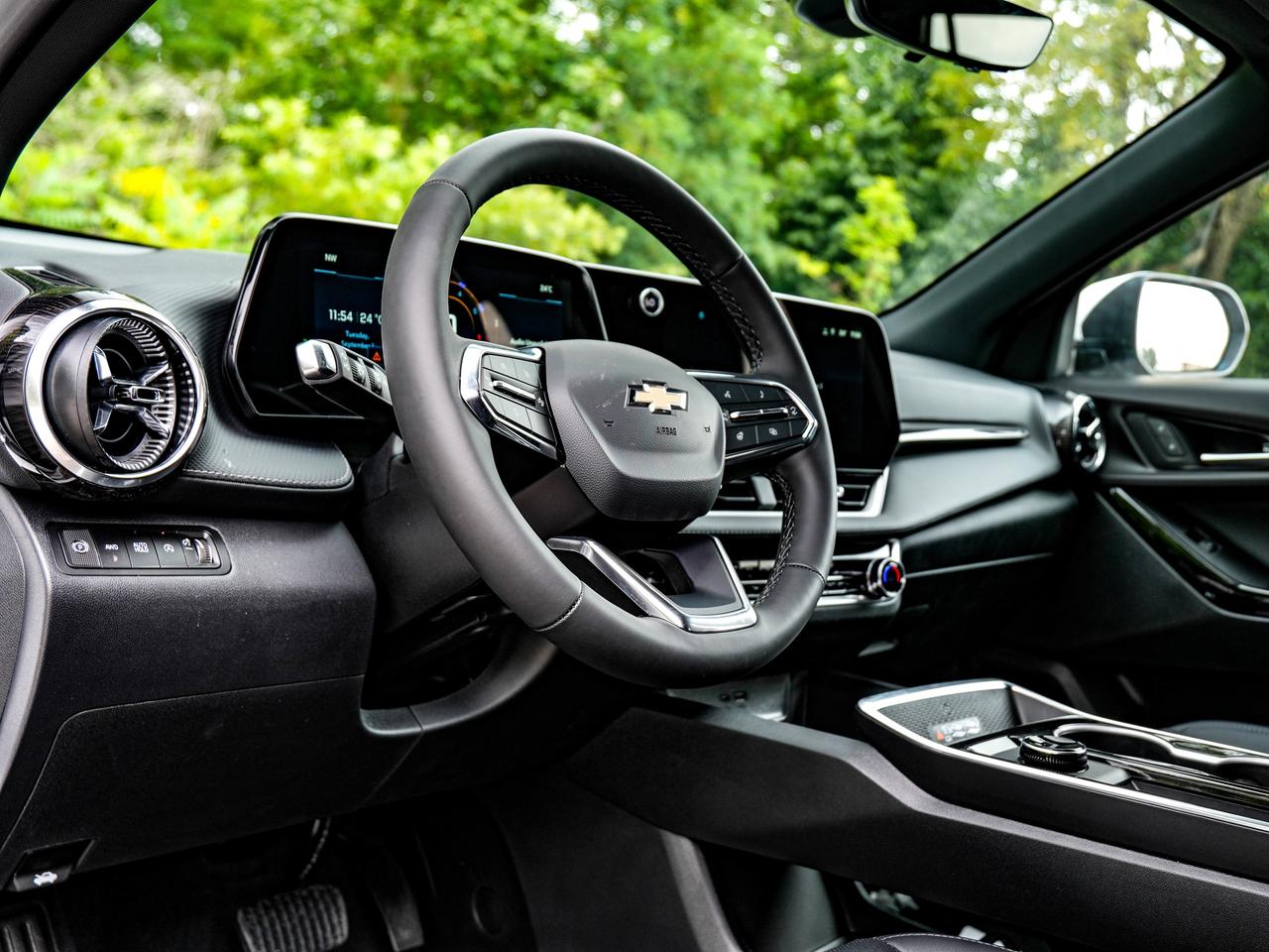 2027 Chevrolet Equinox AWD LT Photo