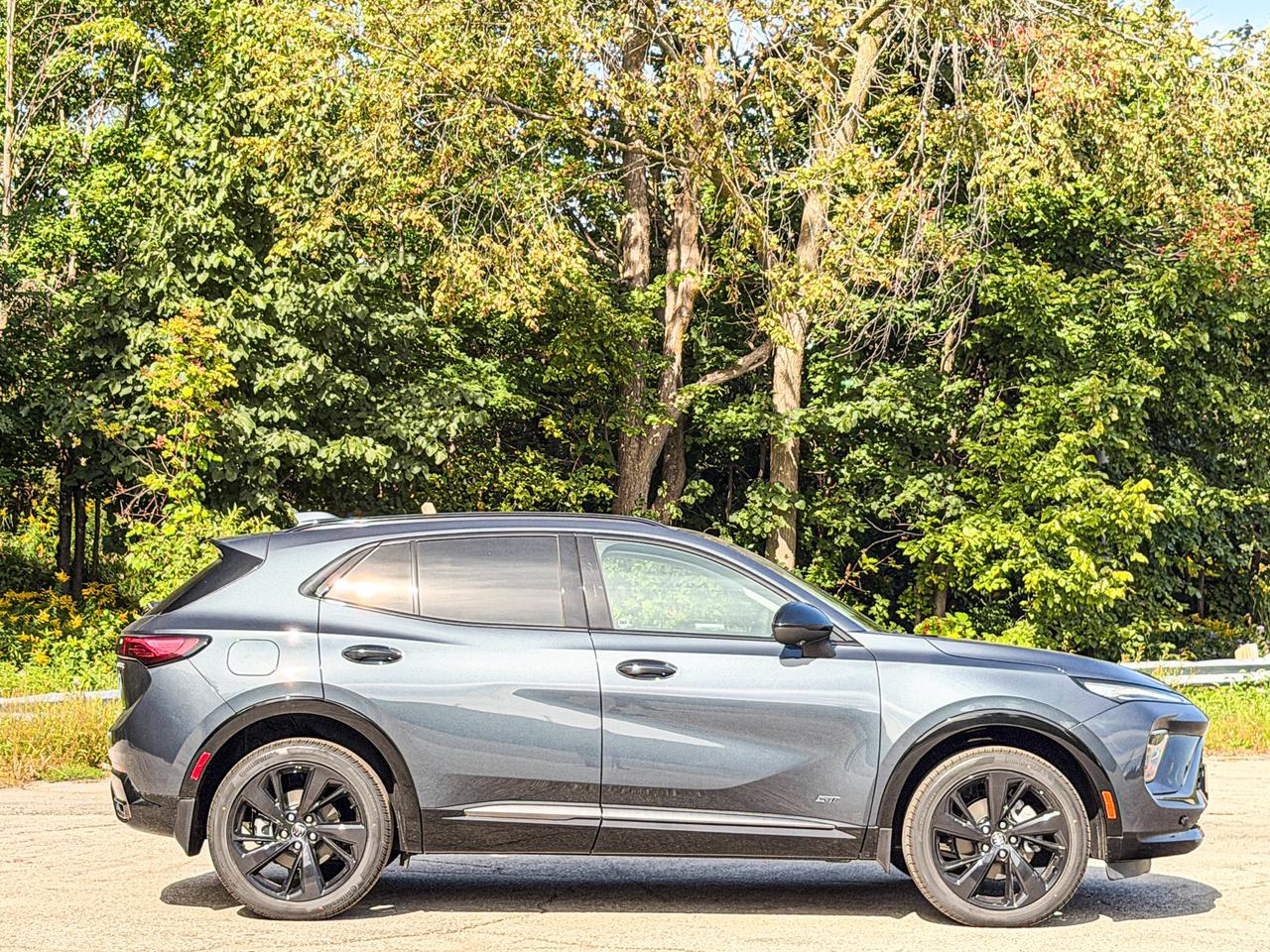 2026 Buick Envision SPORT TOURING Photo2