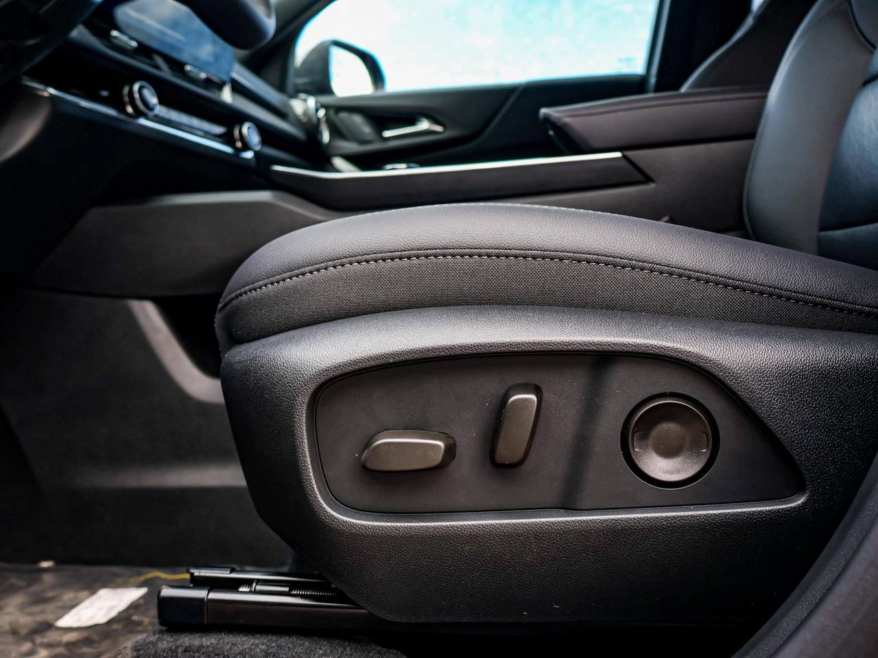2027 Chevrolet Equinox AWD LT Photo